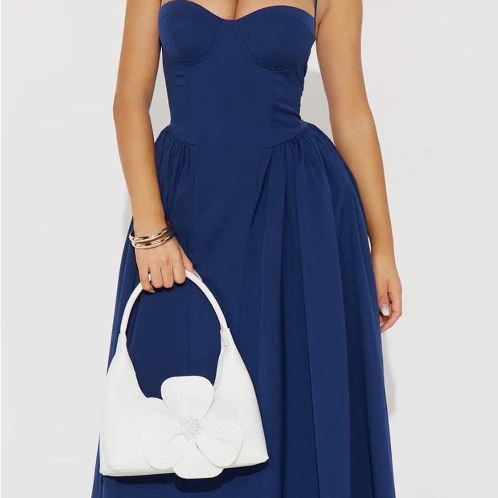 Chic Navy Strapless Dress